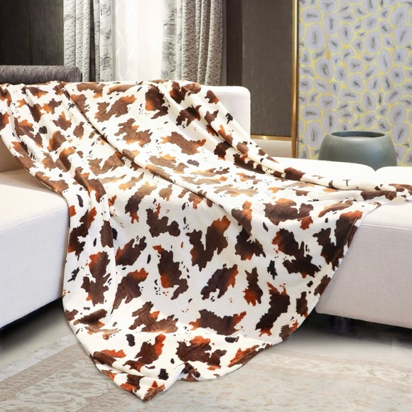 HSEEC Soft Cow Print Blanket. New. - Picture 1 of 4